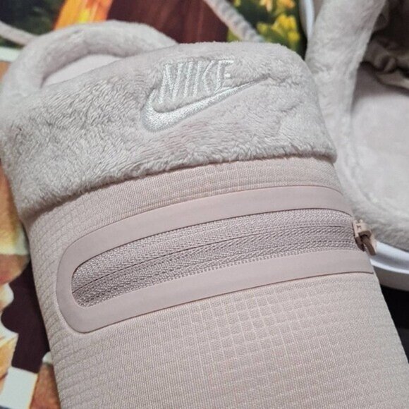 Nike Slippers Burrow Slides Soft Cozy Size 8 New - Picture 2 of 11